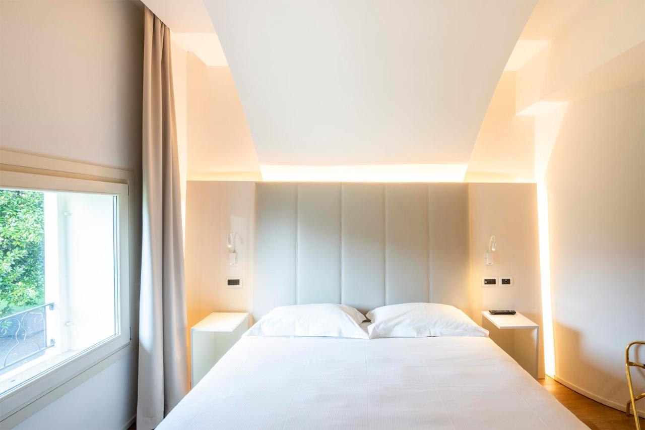 Hotel Villa I Pini マーロ エクステリア 写真