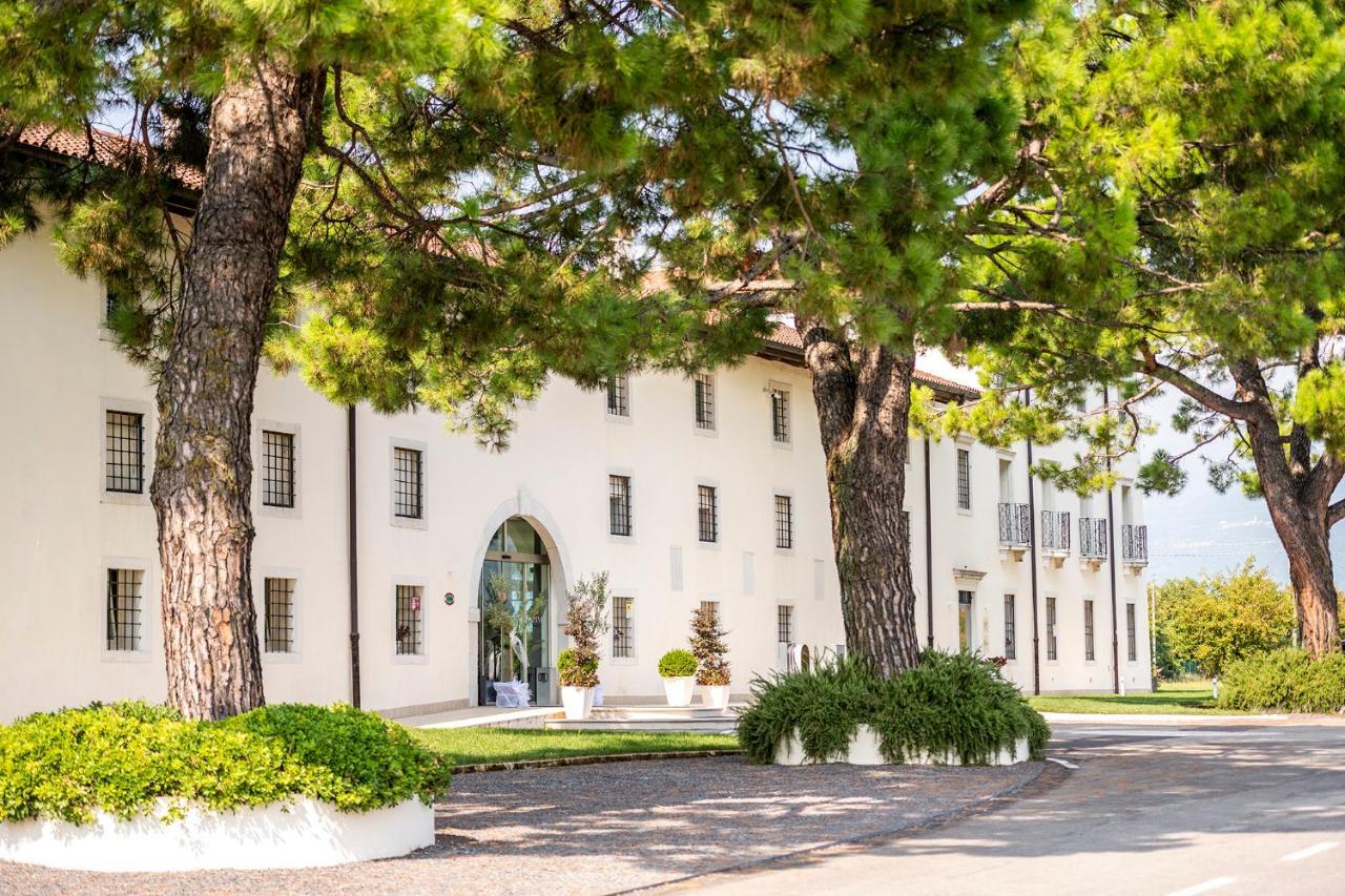 Hotel Villa I Pini マーロ エクステリア 写真
