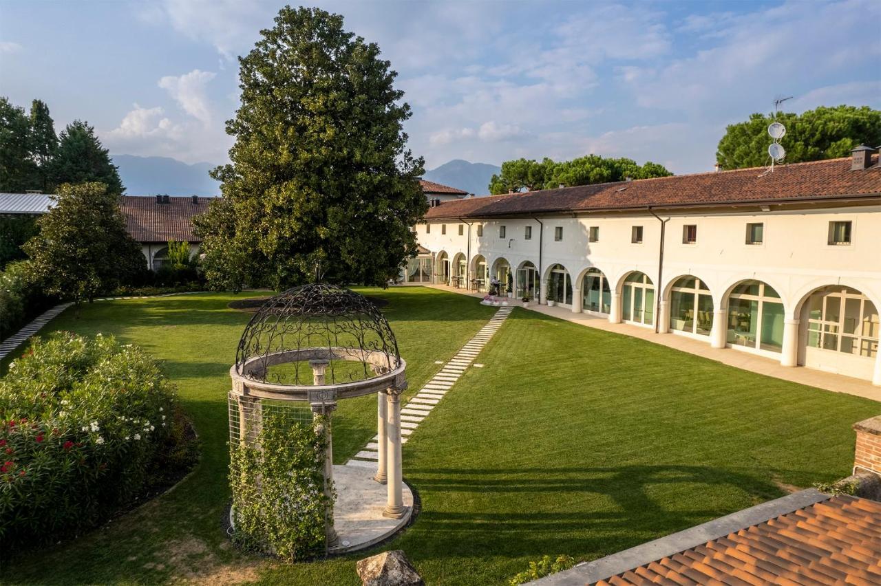 Hotel Villa I Pini マーロ エクステリア 写真