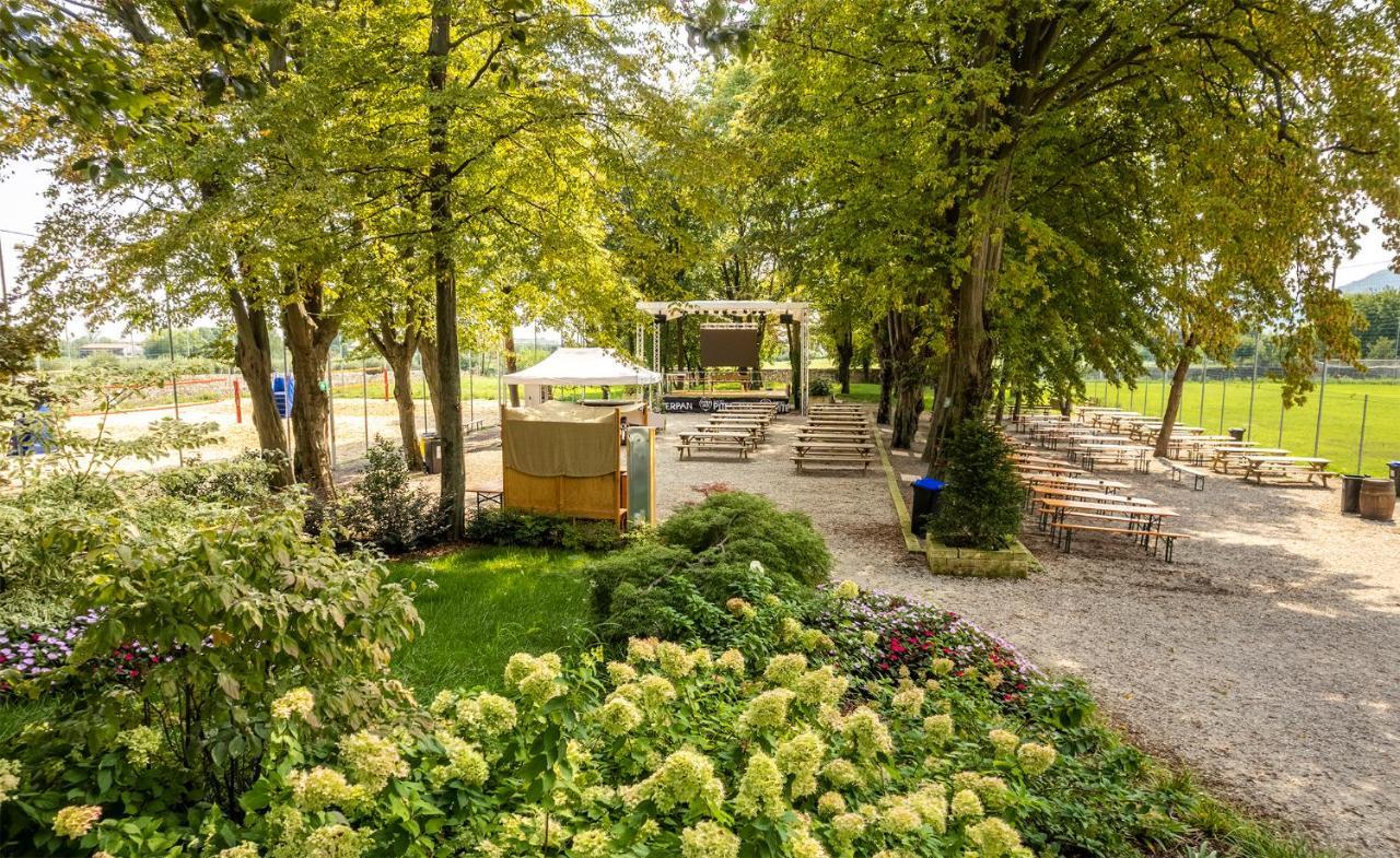 Hotel Villa I Pini マーロ エクステリア 写真