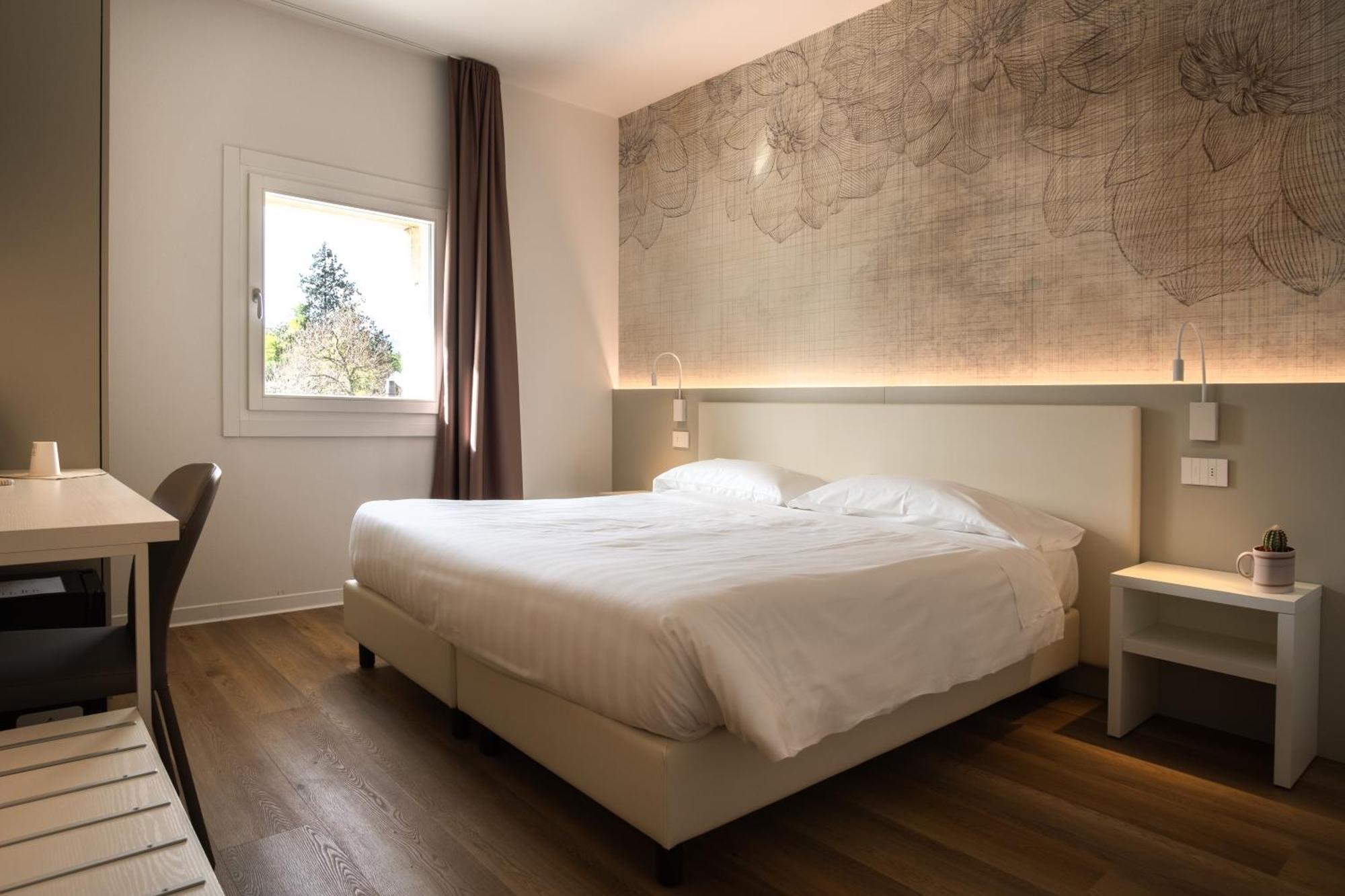 Hotel Villa I Pini マーロ エクステリア 写真